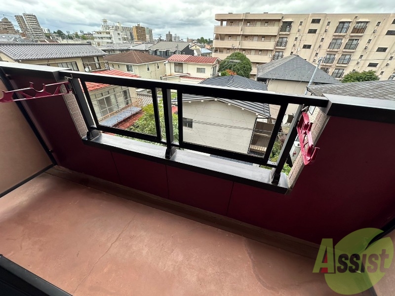 バルコニー　バルコニーは長さも幅も丁度いい広さでした。のびのび出来ますね