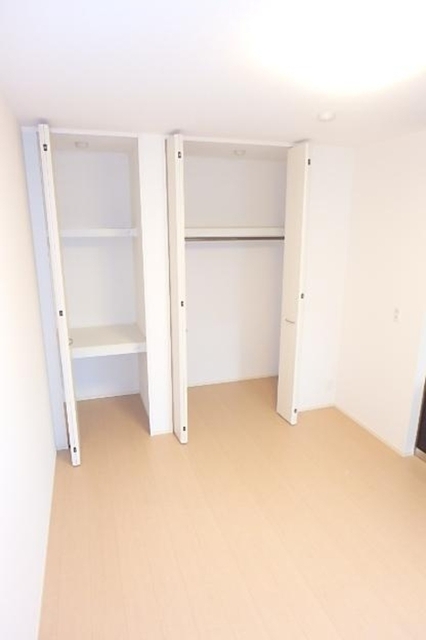 その他部屋・スペース　南側　洋室６帖