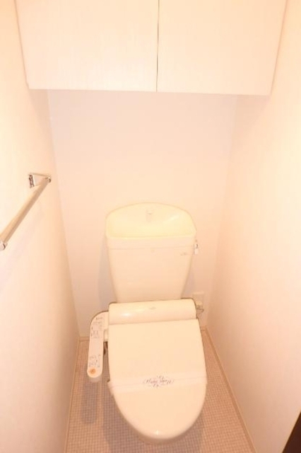 トイレ　温水洗浄暖房便座