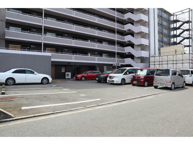 駐車場　駐車場