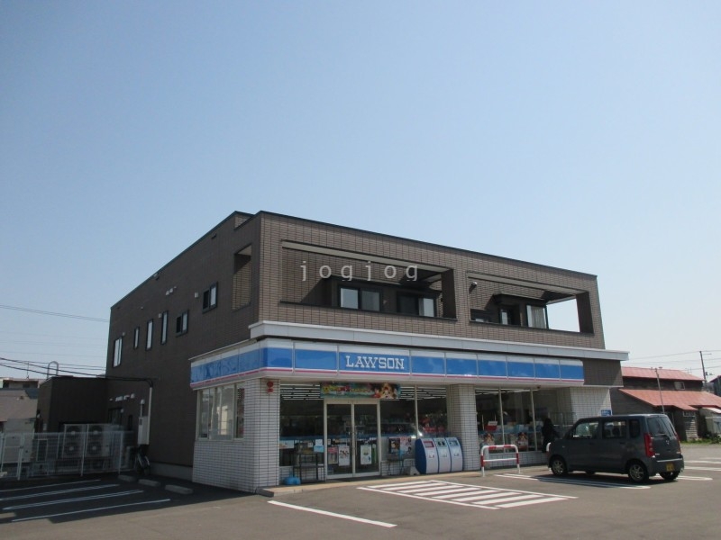 コンビニ　ローソン函館深堀町店（コンビニ）まで111m