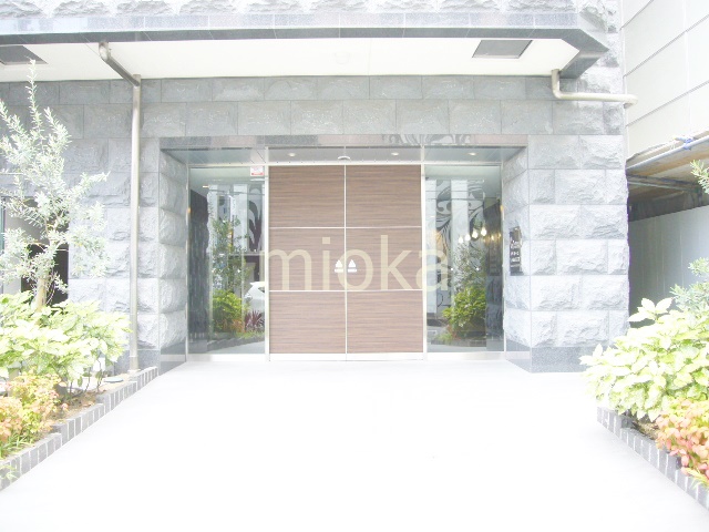 エントランス　ゆとりのあるエントランスです