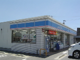 コンビニ　ローソン津白塚店（コンビニ）まで1061m