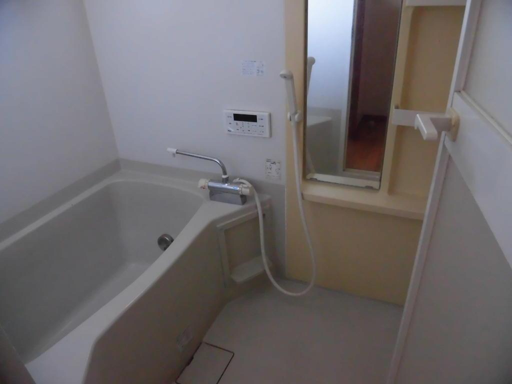 バス・シャワールーム　追い焚き機能付き