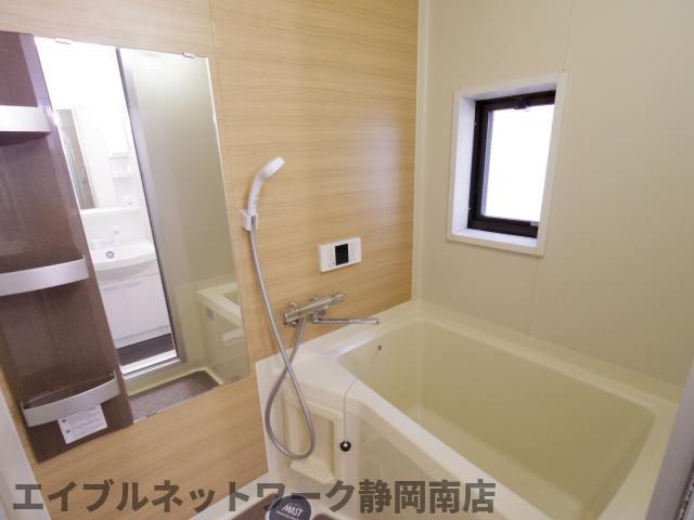 バス・シャワールーム　きれいなお風呂です