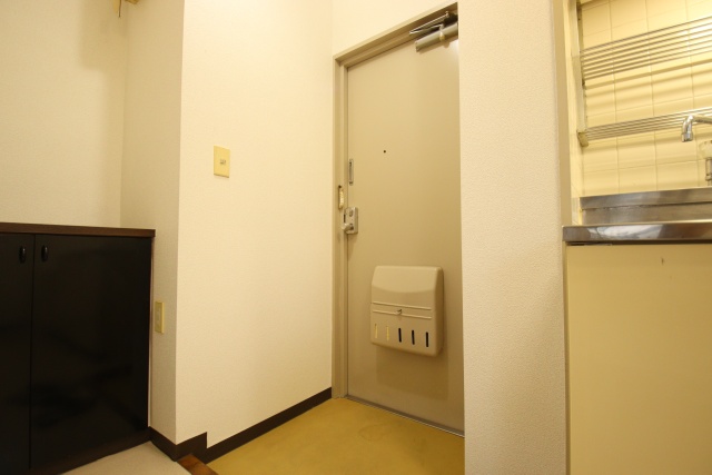 玄関　※別室の参考写真の為、現況優先です。