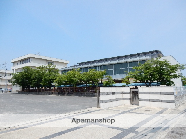 中学校　岡山市立竜操中学校（中学校）まで437m