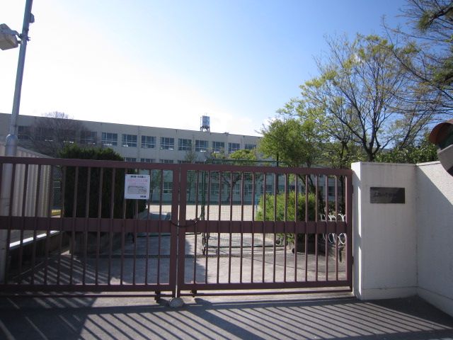 小学校　市立広路小学校（小学校）まで800m