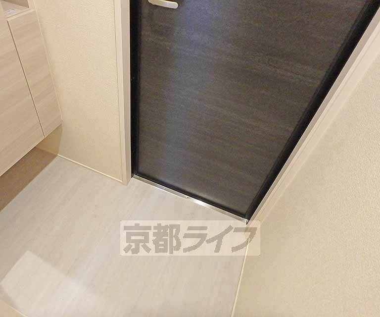 玄関　玄関が広いとゆとりがあります。