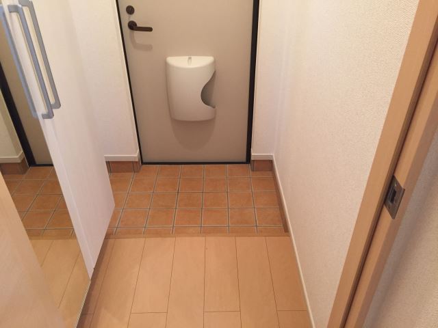 玄関　広々玄関