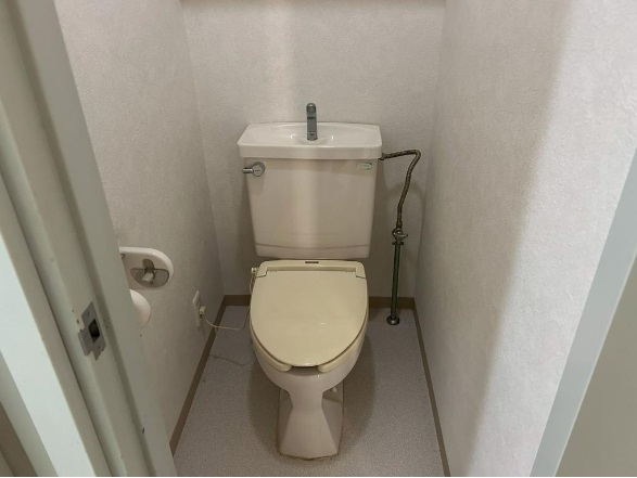 トイレ　別号室の画像です。ご参考下さい
