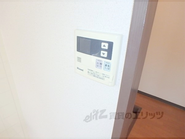 その他設備　給湯器リモコン