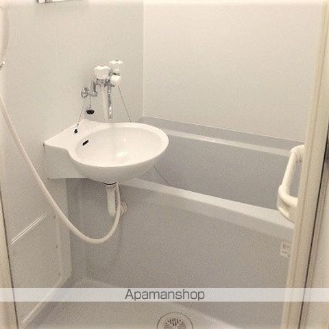 レオパレスフルリールの風呂写真