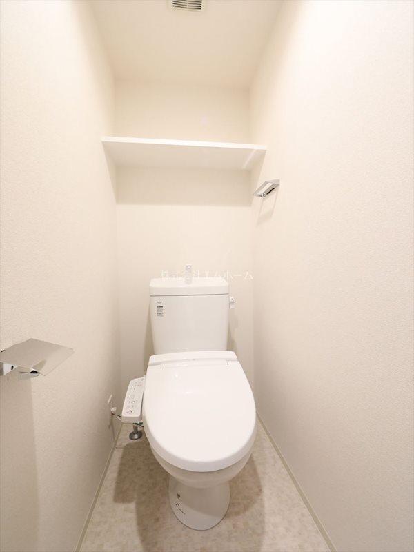 トイレ　温水洗浄便座付トイレ