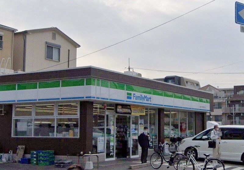 コンビニ　ファミリーマート 西宮上甲子園五丁目店（コンビニ）まで681m