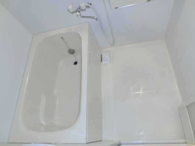 バス・シャワールーム　経済的な追い焚き完備