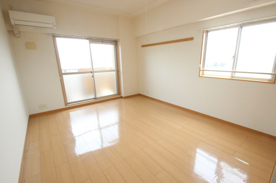 居室・リビング　※別部屋の写真です