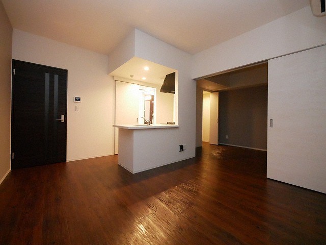 居室・リビング　☆9.9帖の広々としたリビングです！