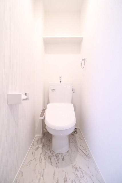 トイレ　温水洗浄便座付き♪