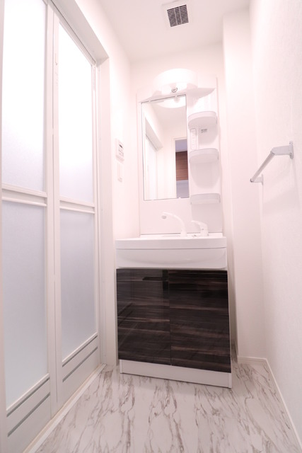 洗面設備　シャワー付洗髪洗面化粧台♪