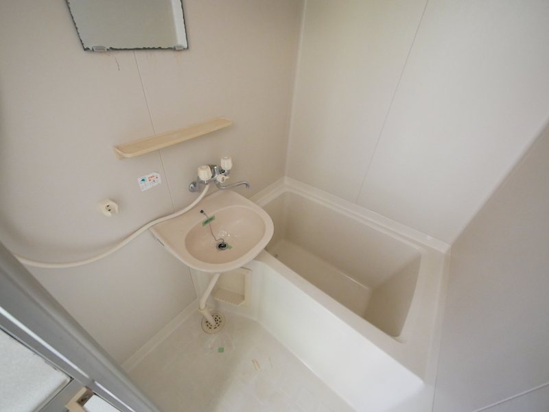 バス・シャワールーム　シャワー