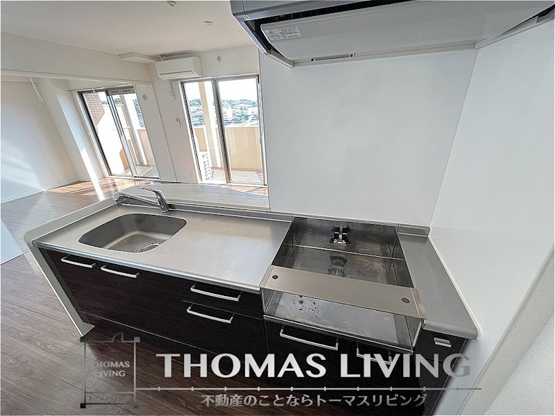 キッチン　調理スペースが広めで嬉しいですね♪