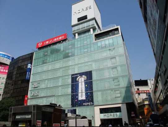 ショッピングセンター　KAWASAKI MORES(川崎モアーズ)（ショッピングセンター）まで828m