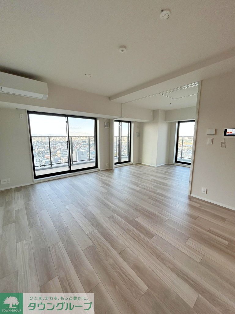 居室・リビング　リビングダイニング(洋室1開放時)