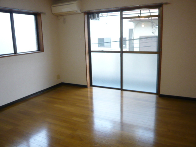 居室・リビング　角部屋2面採光