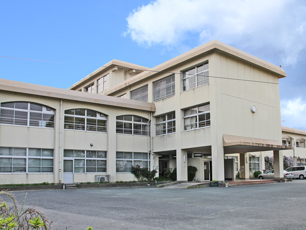 中学校　中間市立中間北中学校（中学校）まで1336m