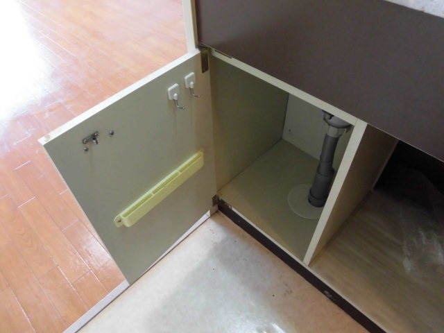 収納　キッチン下の収納スペースです