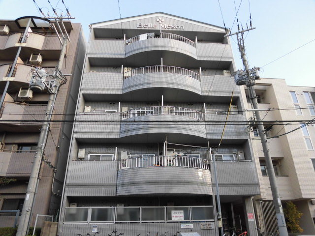 建物外観　タイル貼りのきれいな外観です