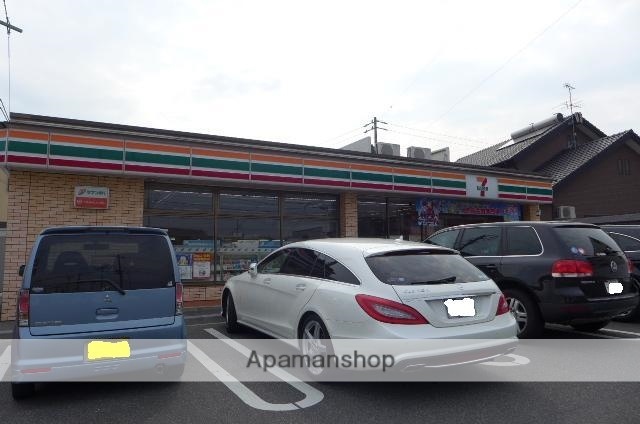 コンビニ　セブンイレブン（コンビニ）まで550m