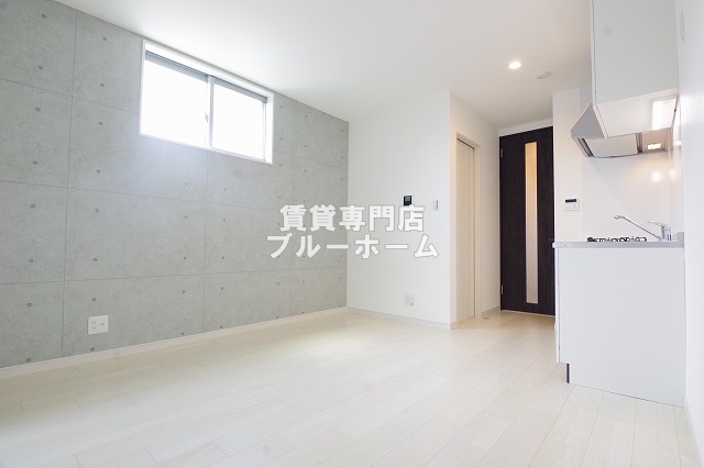 その他　小窓があり採光面も安心！