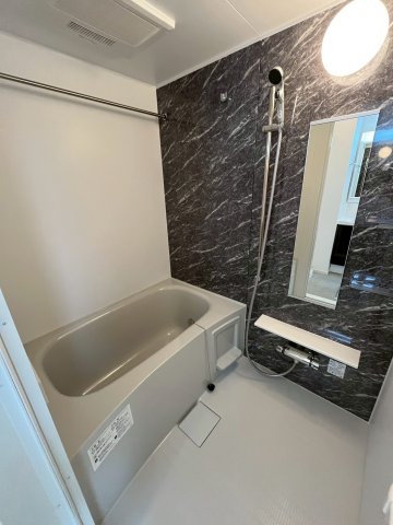 バス・シャワールーム　コンパクトで使いやすいお風呂です