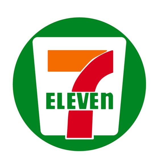 コンビニ　セブンイレブン（コンビニ）まで793m