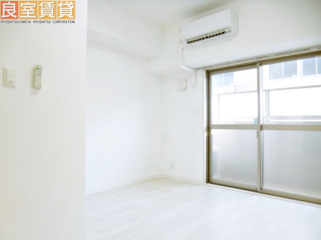 居室・リビング　※この写真は同物件の同タイプの別のお部屋のお写真です。現状優