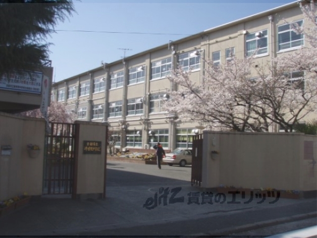 中学校　修学院中学校（中学校）まで600m