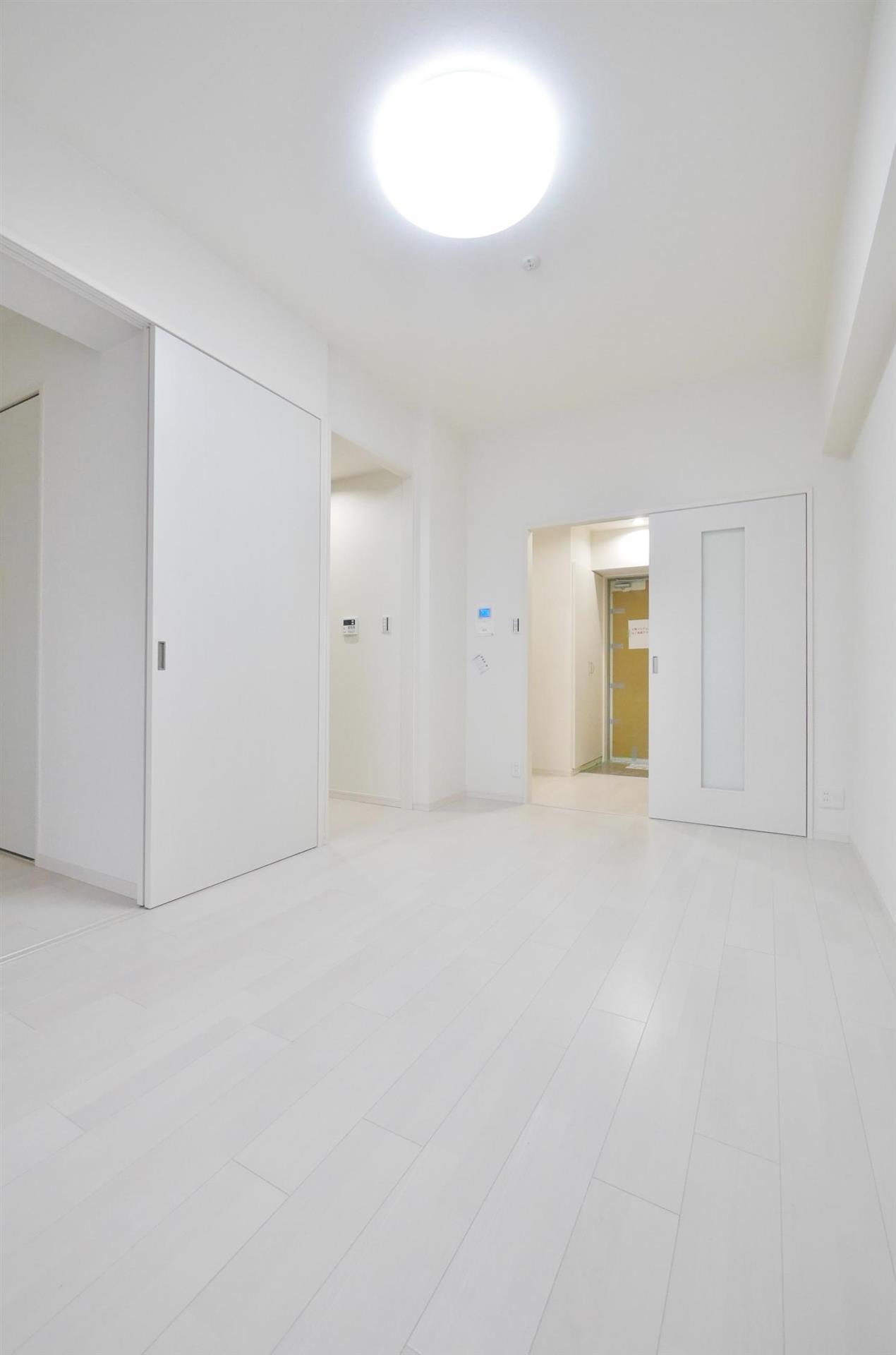 居室・リビング　モデルルームの写真になります。