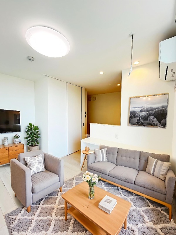 居室・リビング　ＣＧ画像の為実際は家具・家電の設置無し。