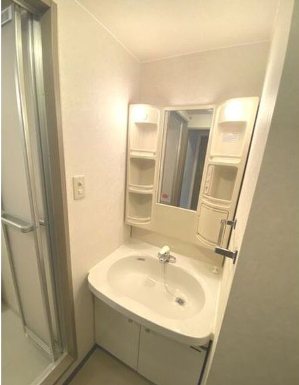 洗面設備　同シリーズ物件のモデルルームになります※現況優先