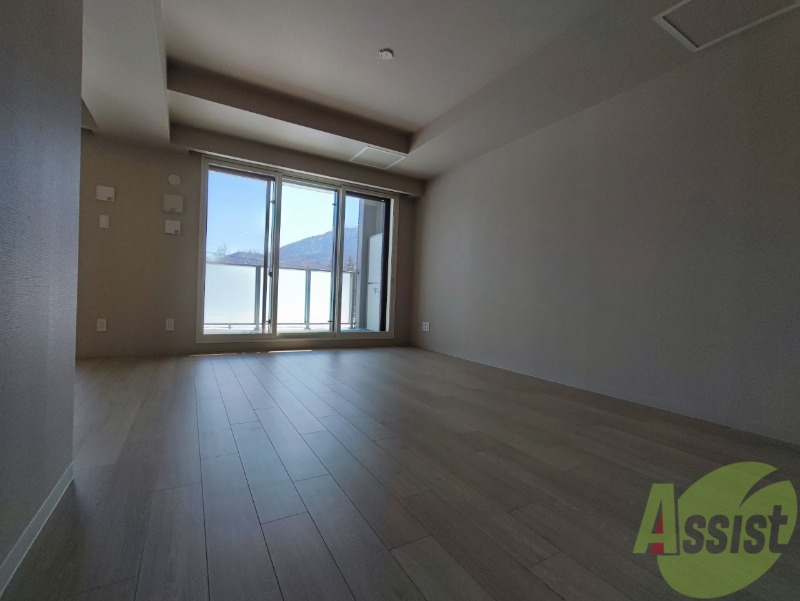 居室・リビング　広くてキレイなお部屋が広がっていて、充実した生活が送れそう。