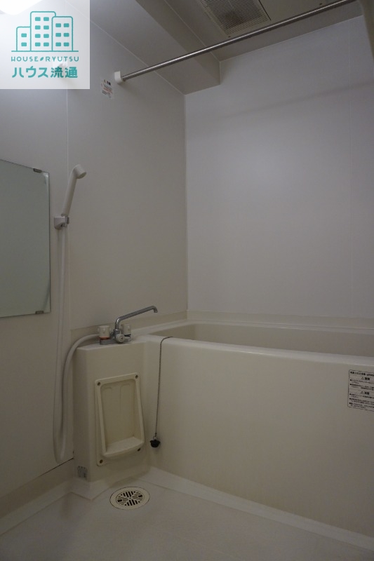 バス・シャワールーム　別号室の写真参照