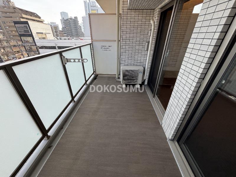 バルコニー　心地よい風と光を感じる、暮らしの楽しみが広がる場所。