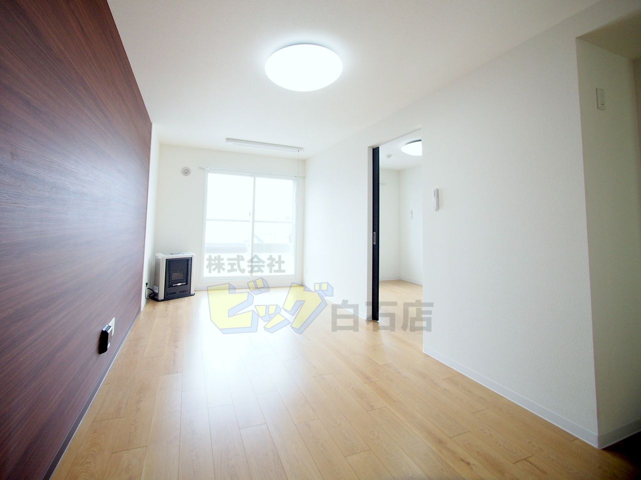 居室・リビング　日当たり良好で明るいリビングです♪