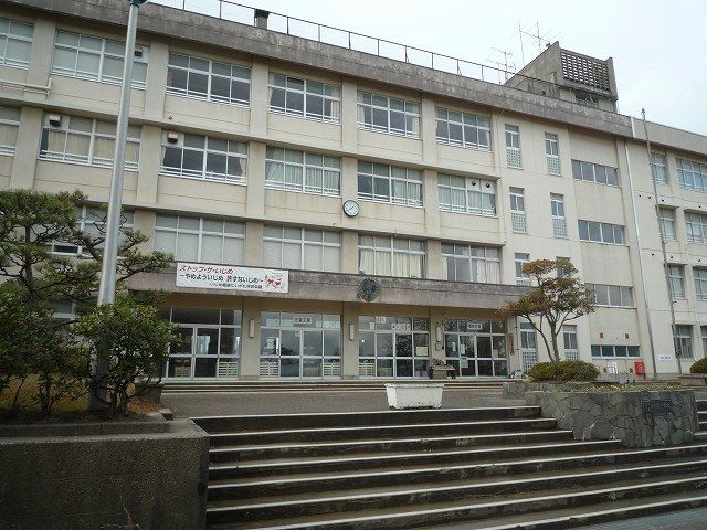 小学校　西内野小学校（小学校）まで350m