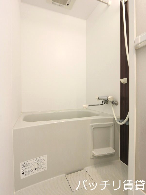 バス・シャワールーム　同型タイプの為、現状を優先致します。