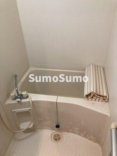 バス・シャワールーム　落ち着いた空間のお風呂です