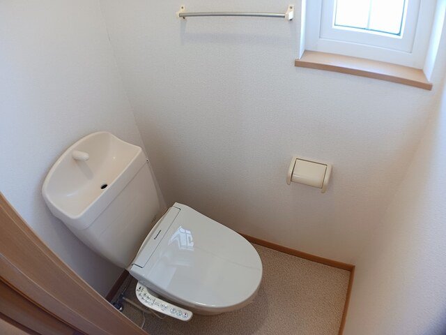 トイレ　トイレもきれいです