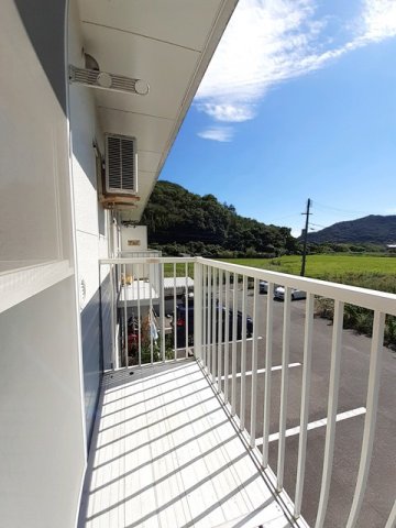 バルコニー　開放的で明るい空間を演出してくれるバルコニーです